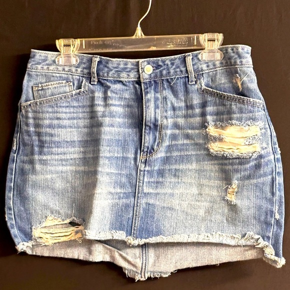 Hollister 5 pocket Jean skirt distressed denim size 13 - Picture 1 of 4